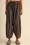 IP1539 STRIPED SIDE POCKET LOOSE RELAXED FIT CROPPED PANTS